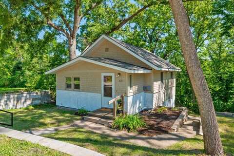 831 GRACE Street, COUNCIL BLUFFS, IA 51503