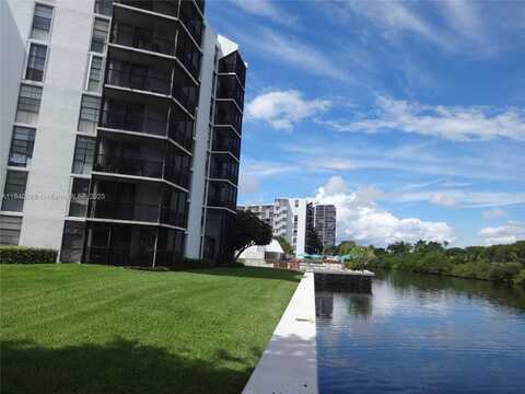 3475 N Country Club Dr, Aventura, FL 33180