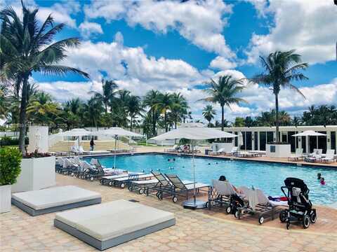 10275 Collins Ave, Bal Harbour, FL 33154
