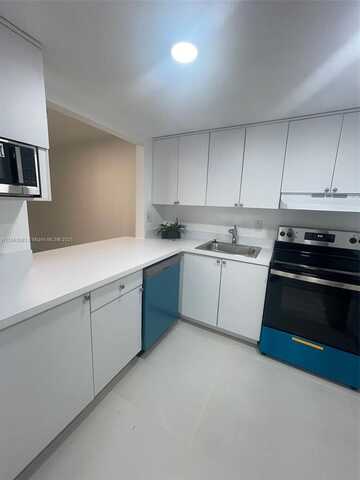 4394 NW 9th Ave, Deerfield Beach, FL 33064