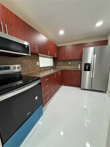 8615 NW 8th St, Miami, FL 33126