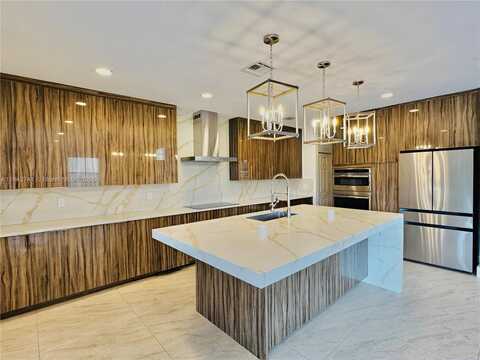 9083 Dupont Pl, Wellington, FL 33414