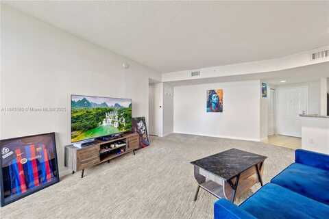 19501 W Country Club Dr, Aventura, FL 33180