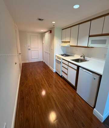 5715 SW 72nd St, South Miami, FL 33143