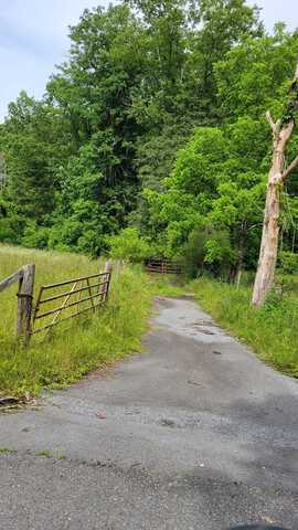 797 Allison Gap Road, Saltville, VA 24370