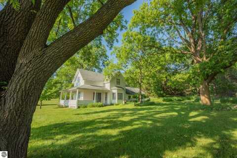 4963 S M-88, Bellaire, MI 49615