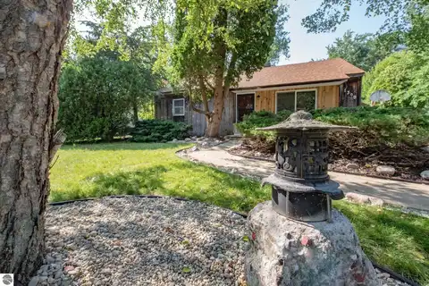 1309 E Saint Andrews Drive, Midland, MI 48642
