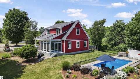 1215 Eden Hill, Beulah, MI 49617