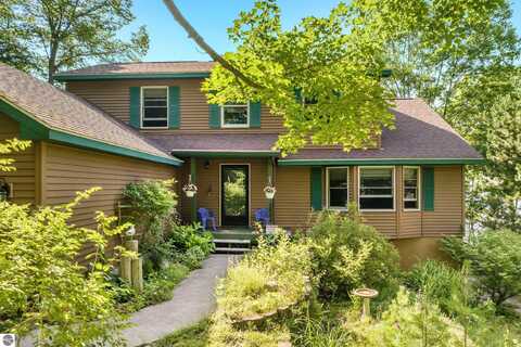 2884 Wild Juniper Trail, Traverse City, MI 49686