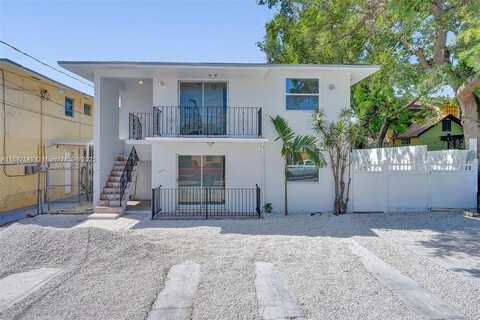 3290 NW 4th St, Miami, FL 33125