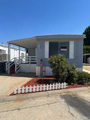 333 Dennison Road, Tehachapi, CA 93561