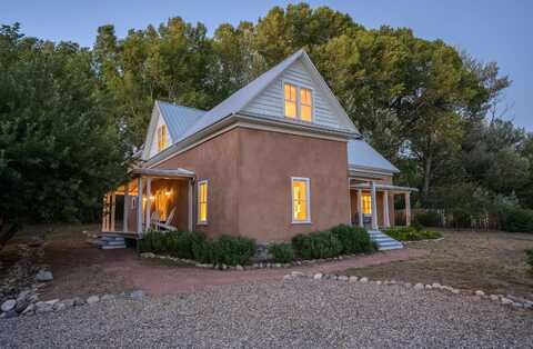 45 Old State Highway 3, Arroyo Hondo, NM 87513
