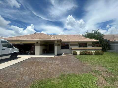 5809 Sun Pointe Cir, Boynton Beach, FL 33437