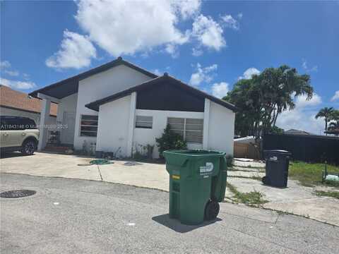 710 SW 99th Ct Cir S, Miami, FL 33174