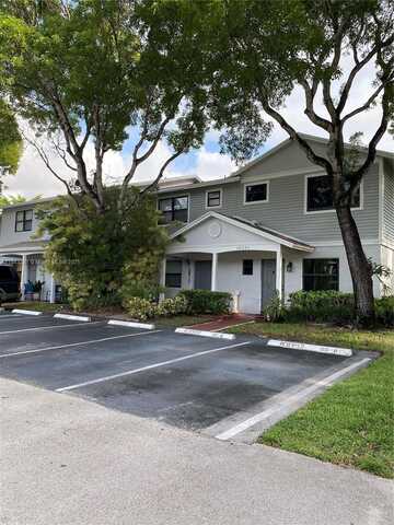 10537 NW 8th St, Pembroke Pines, FL 33026