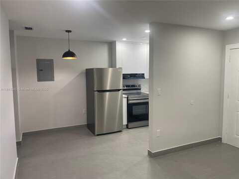 115 W 28th St, Hialeah, FL 33010