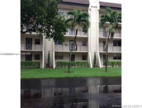 9430 Poinciana Pl, Davie, FL 33324