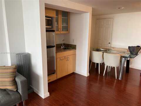 825 Brickell Bay Dr, Miami, FL 33131