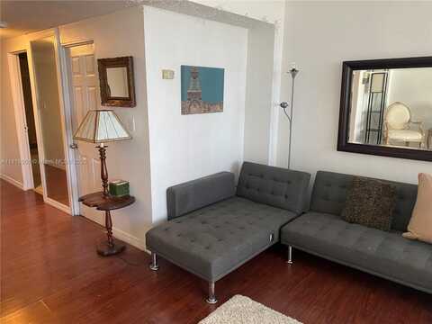 825 SE Brickell Bay Dr, Miami, FL 33131