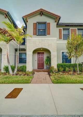 3371 W 106th Ter, Hialeah, FL 33018