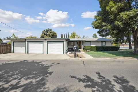 825 W Walnut Avenue, Visalia, CA 93277