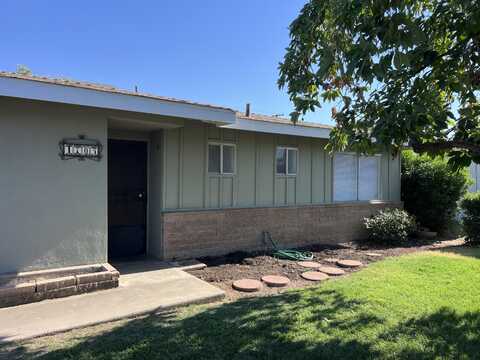 1705 W Dorothea Avenue, Visalia, CA 93277