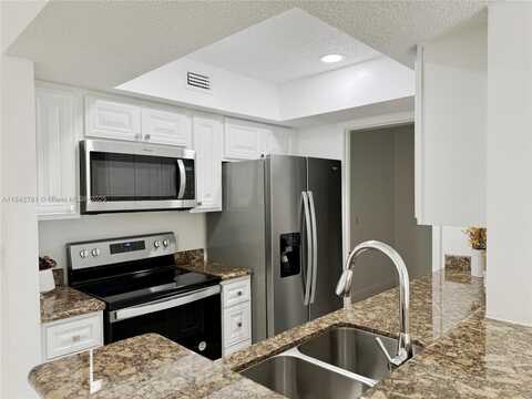 5672 Rock Island Rd, Tamarac, FL 33319