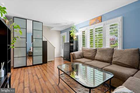 1527 MAURICE DRIVE, WOODBRIDGE, VA 22191