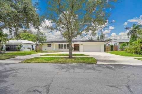 5320 SW 8th St, Plantation, FL 33317