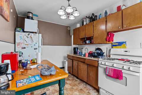 35 W LINCOLN HWY, PENNDEL, PA 19047