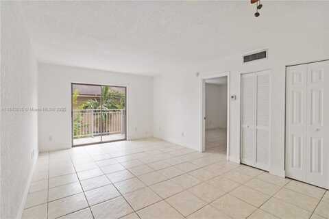 1095 W 77th St, Hialeah, FL 33014