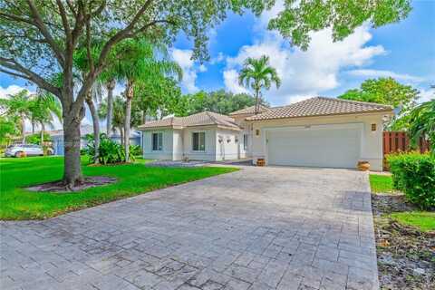 4755 NW 76th St, Coconut Creek, FL 33073