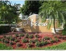 2811 N Oakland Forest Dr, Oakland Park, FL 33309