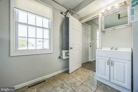 304 BERGEN AVENUE, BELLMAWR, NJ 08031
