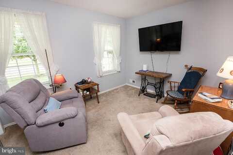123 CHESTNUT HILL LANE, COLUMBUS, NJ 08022