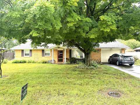 2405 N Roxbury Lane, Muncie, IN 47304