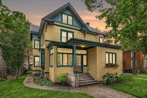 233 9th St, La Crosse, WI 54601