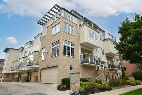 2575 N Farwell Ave, Milwaukee, WI 53211