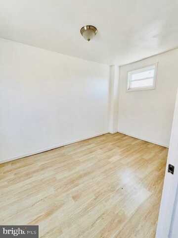 240 W GLENWOOD AVENUE, PHILADELPHIA, PA 19140