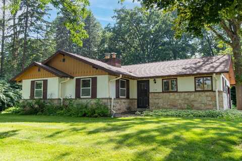 7505 N 79th St, Milwaukee, WI 53223