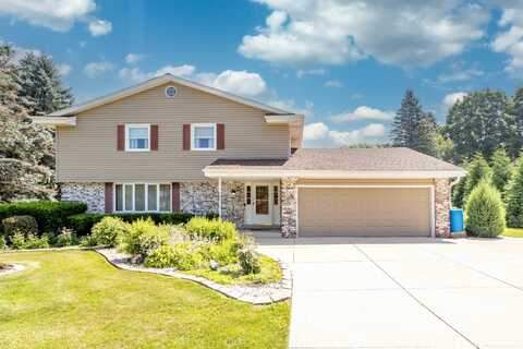 W266n6560 Top-O-Hill Dr, Lisbon, WI 53089