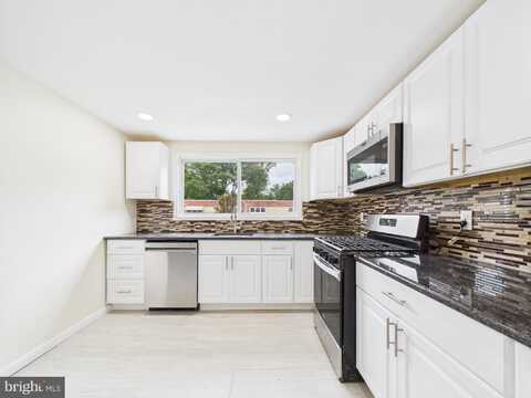2033 VALLEY VIEW DRIVE, FOLCROFT, PA 19032