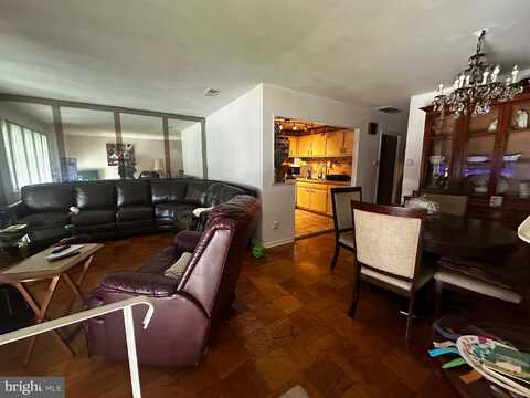 7400 SANDPIPER PLACE, PHILADELPHIA, PA 19153