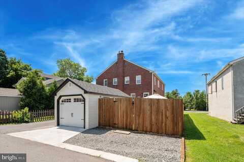 229 E FRONT STREET, MEDIA, PA 19063