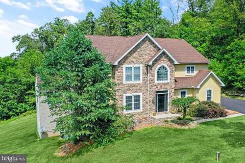 2 FOREST ROAD, MOHNTON, PA 19540