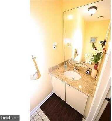 24 RIVERBEND DRIVE, NORTH BRUNSWICK, NJ 08902