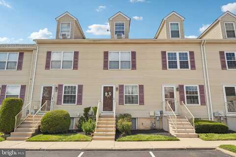 31 CARRIAGE KNOLL COURT, LANGHORNE, PA 19047