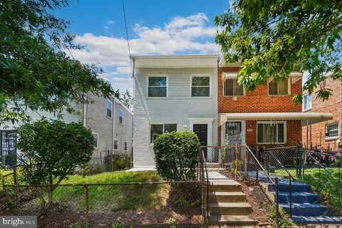 4224 SOUTHERN AVENUE SE, WASHINGTON, DC 20019