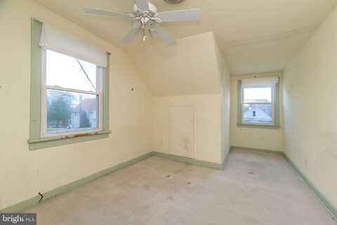 315 W MOUNTAIN AVENUE, PEN ARGYL, PA 18072