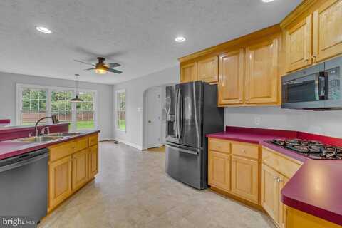 47 ROSEBERRY LANE, URBANNA, VA 23175